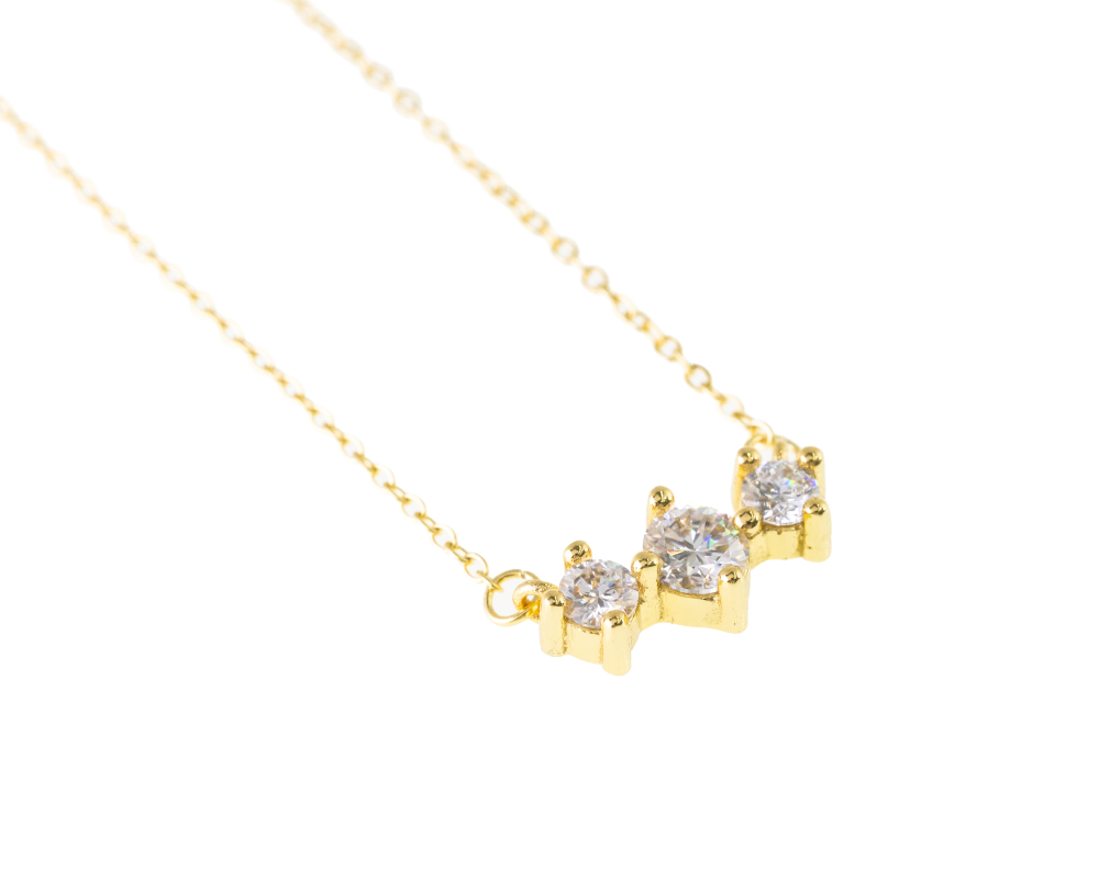 莫桑石4mm 三顆鑽微笑項鍊 / 金色