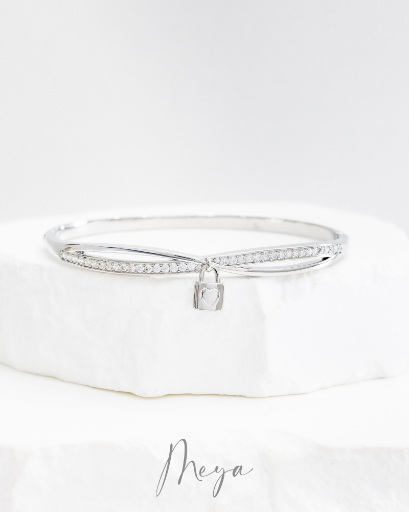 交織半排鋯石心鎖手環 / 銀色(可開口)
